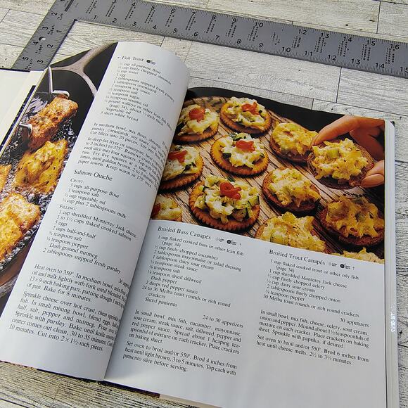 Freshwater Angler Cleaning & Cooking Fish Complete Guide Cookbook HC 1999 VG - Picture 8 of 15